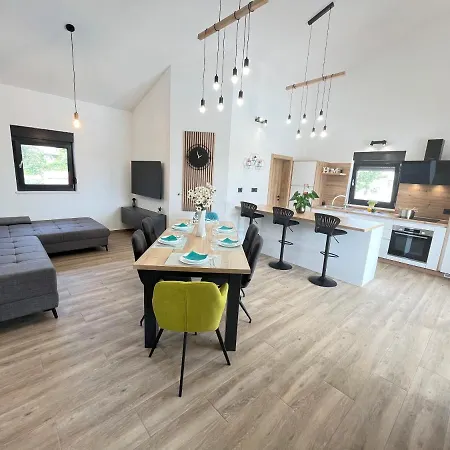 Casa de Férias Exclusively New Holiday House With A Private Pool