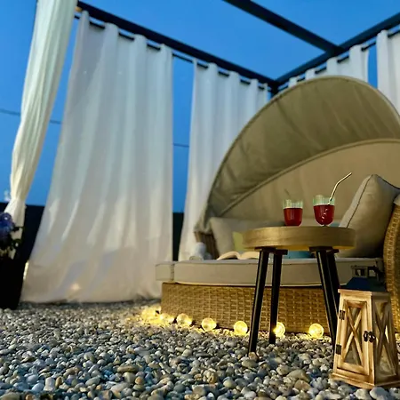 Exclusively New Holiday House With A Private Pool *