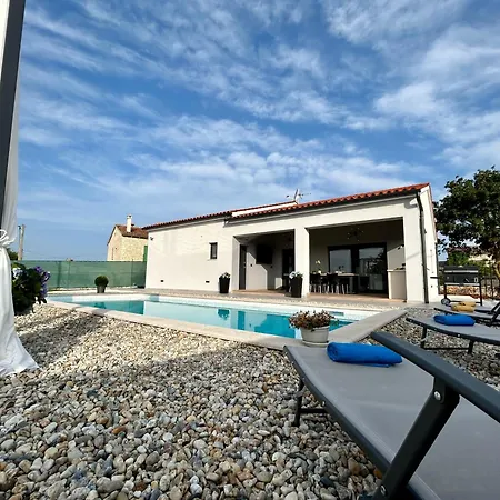 Exclusively New Holiday House With A Private Pool Casa de Férias *