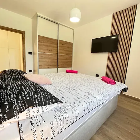 Exclusively New Holiday House With A Private Pool Casa de Férias *