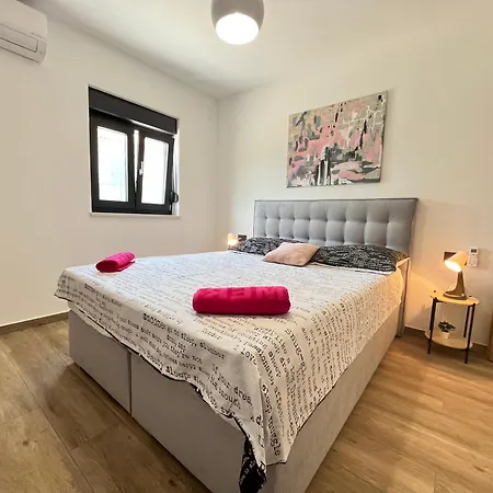 Ferienhaus Exclusively New Holiday House With A Private Pool Svetvinčenat